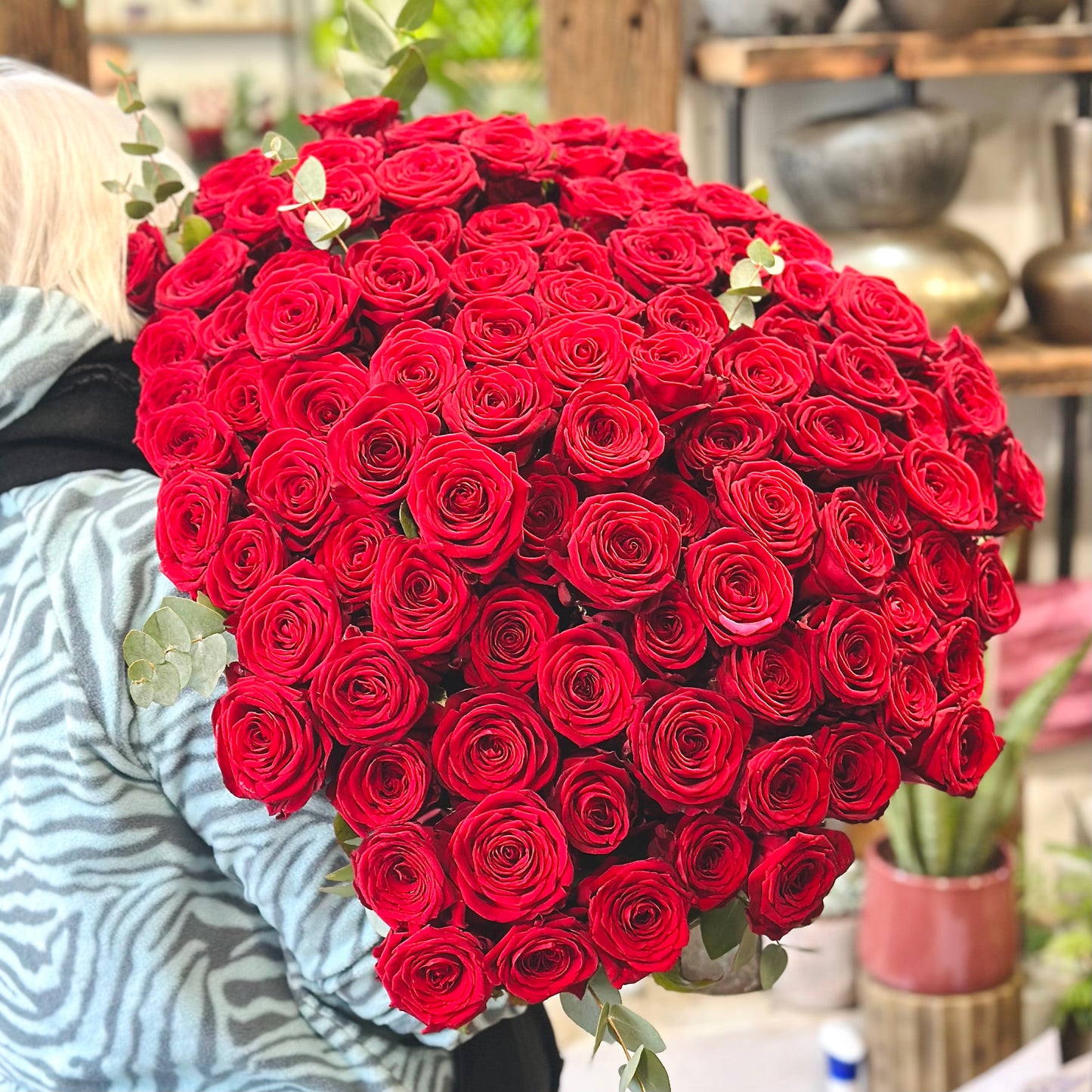 100 Red Naomi Roses